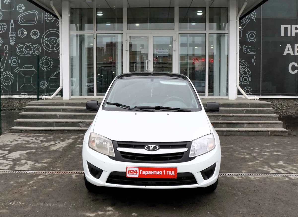 Купить LADA (ВАЗ) Granta 2014 г.в. 145000 Механическая Бензин/1600 см3 за  429500 руб. скидка 0 руб. в Кредит от 8.9% годовых.